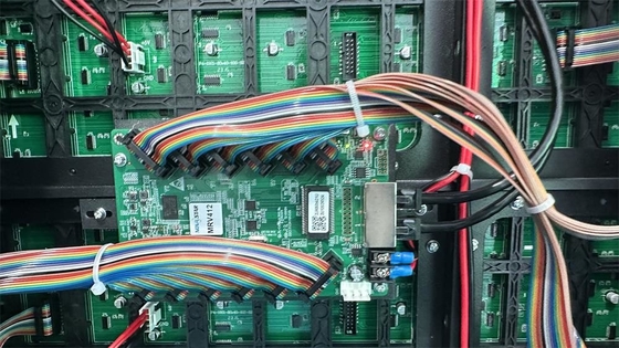Hiển thị màn hình quảng cáo ngoài trời trên tường LED chống nước tùy chỉnh