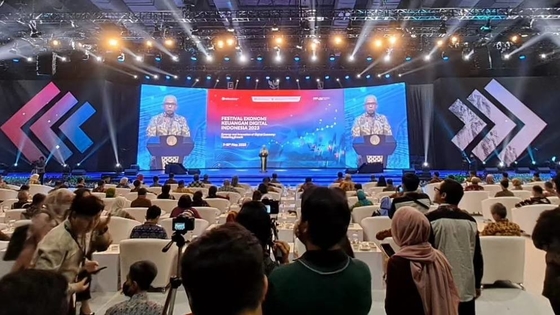 Màn hình LED P3.91 ngoài trời trong nhà dành cho nhà thờ / buổi hòa nhạc / rạp chiếu phim LED Video Wall Panel